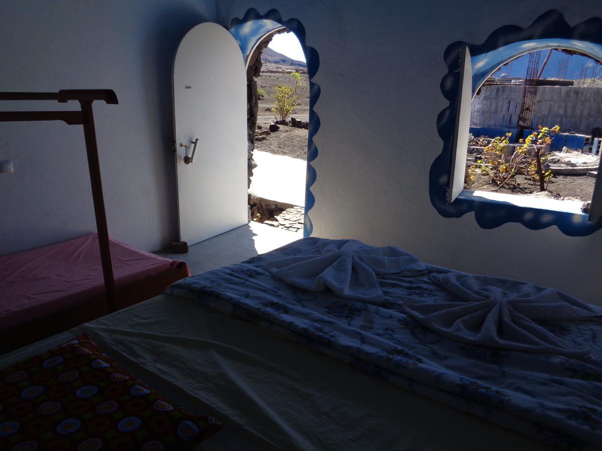 Pensao Casa Jose Doce Bed & Breakfast Portela Eksteriør bilde